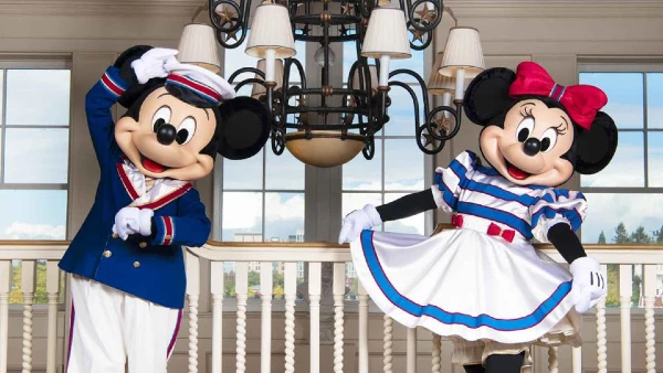 Meet Mickey and Minnie at the Newport