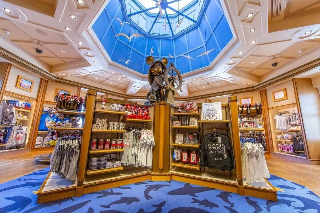 The Bay Boutique and its statue of Mickey the Fisherman (photo credit: dein-dlrp.de)